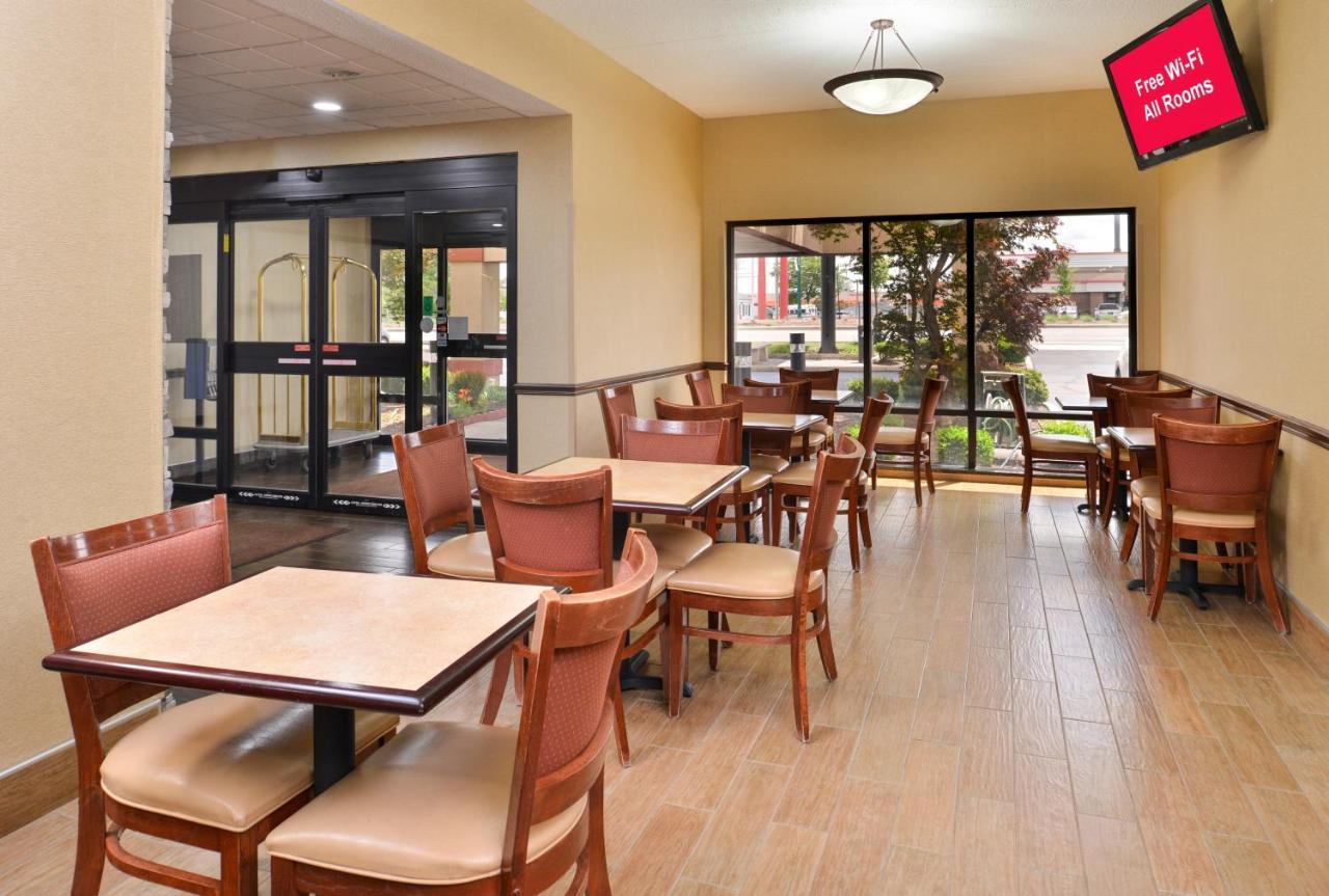 Red Roof Inn & Suites Columbus West Broad Exteriör bild